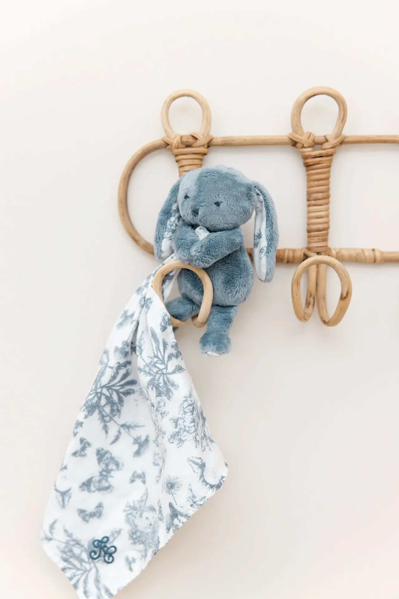 Tartine et Chocolat Augustin le Lapin Doudou imprimé inspiration Toile de Jouy bleu| Lapin, Augustin|Doudous