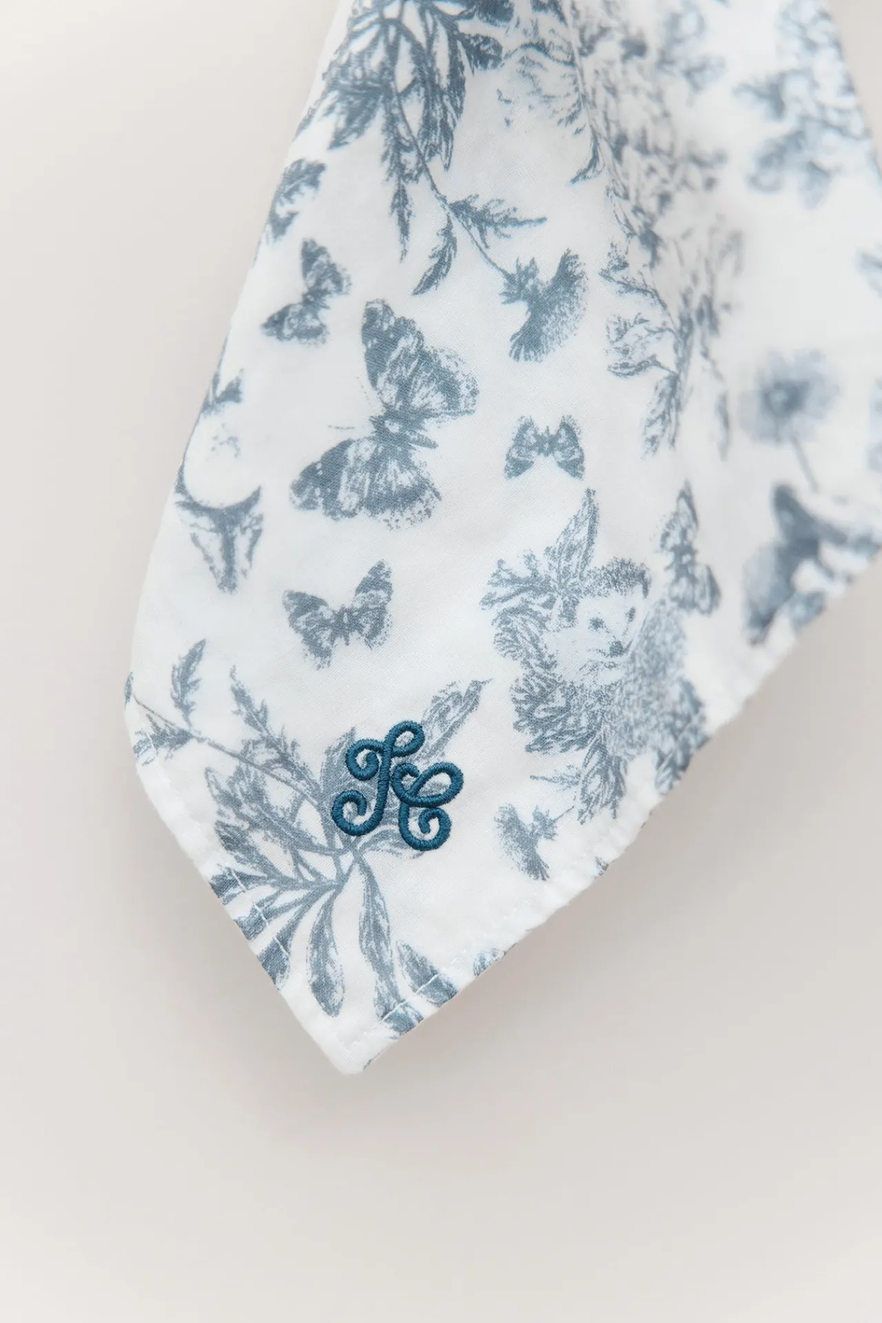 Tartine et Chocolat Augustin le Lapin Doudou imprimé inspiration Toile de Jouy bleu| Lapin, Augustin|Doudous