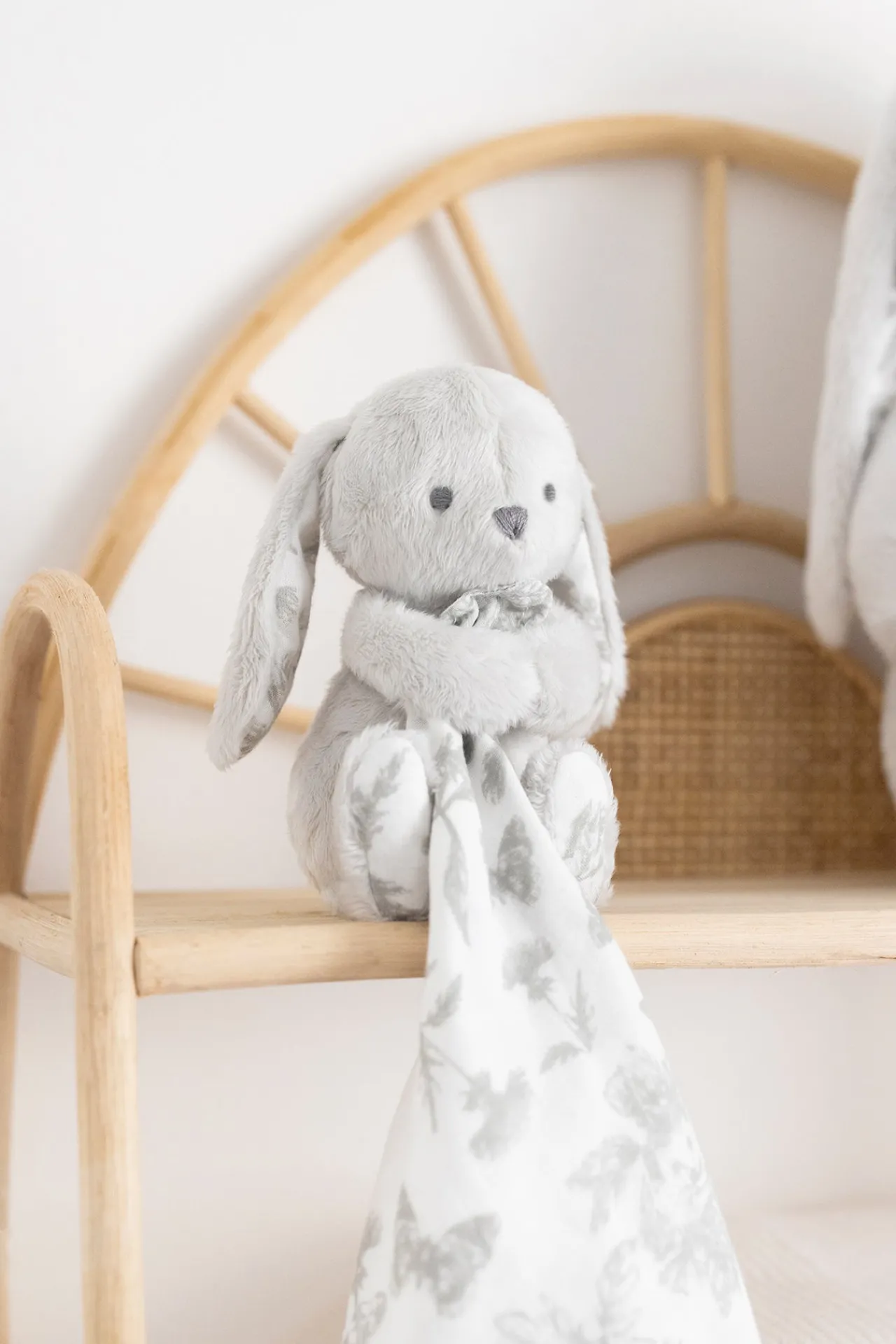 Tartine et Chocolat Augustin le Lapin Doudou imprimé inspiration Toile de Jouy gris| Toile De Jouy Gris|Lapin, Augustin