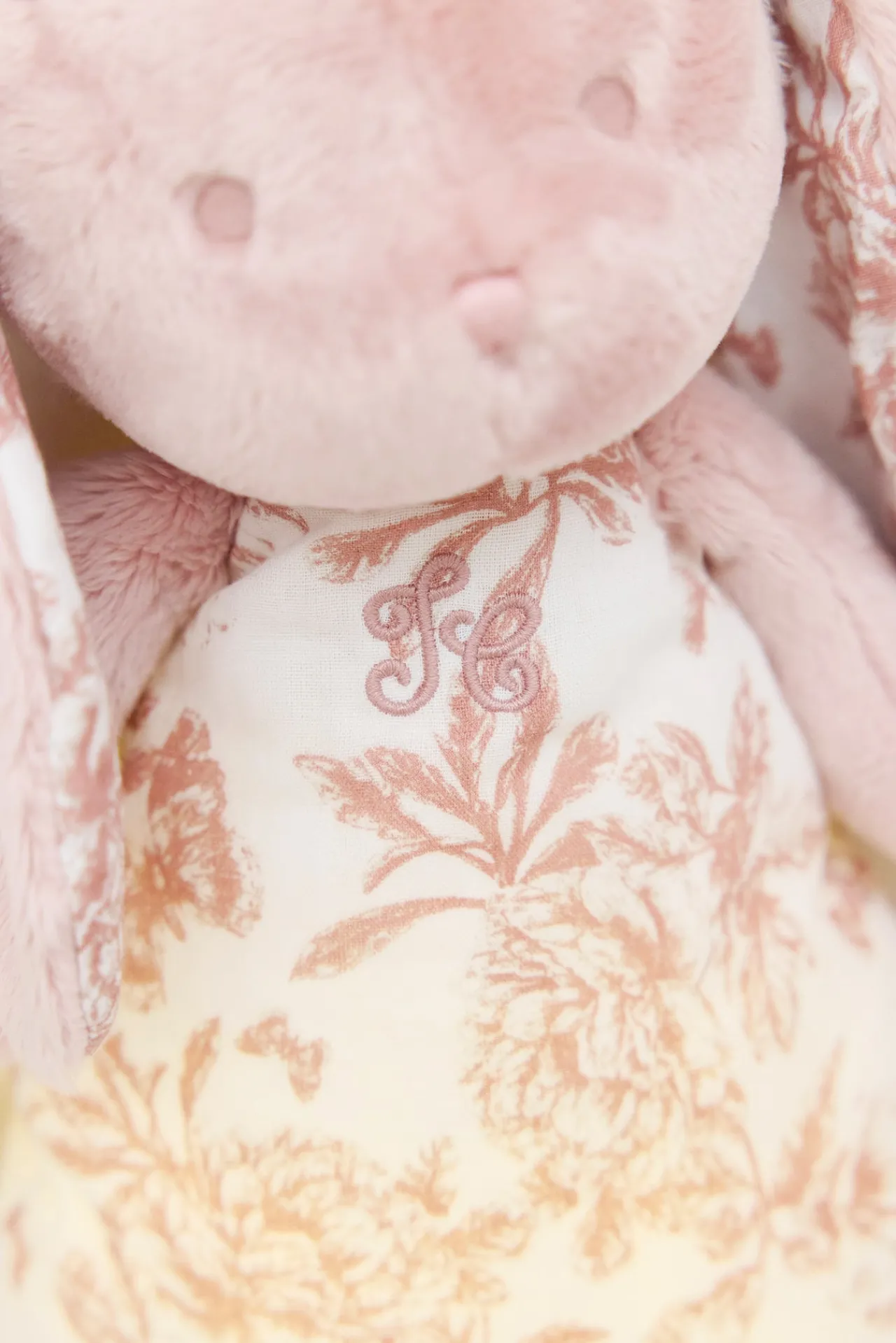 Tartine et Chocolat Augustin le Lapin veilleuse musicale Imprimé Toile de Jouy rose| Lapin, Augustin|Jouets D'Éveil
