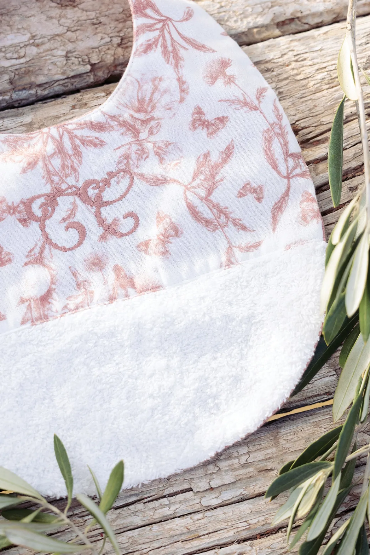 Tartine et Chocolat Bavoir Imprimé inspiration Toile de Jouy rose T2| Toile De Jouy Rose|Bavoirs - Accessoires De Repas