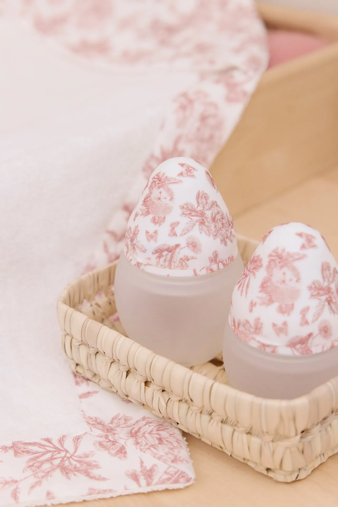 Tartine et Chocolat Biberon anti-colique Toile de jouy rose Élhée x| Bavoirs - Accessoires De Repas