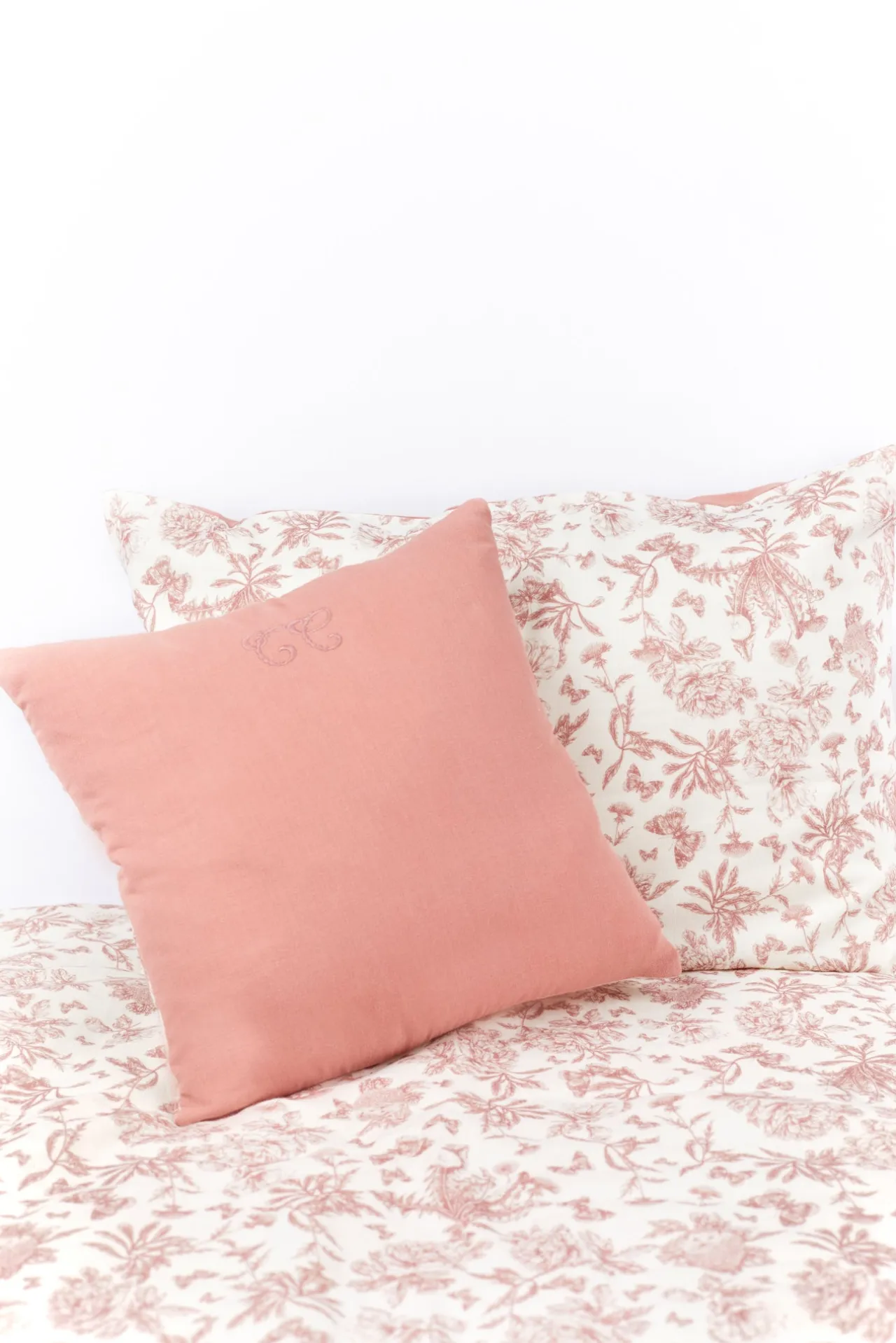 Tartine et Chocolat Coussin réversible Imprimé inspiration Toile de Jouy rose| Toile De Jouy Rose|Gigoteuses - Linges De Lit