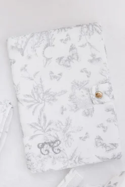 Tartine et Chocolat Housse de carnet Imprimé toile de jouy gris| Toile De Jouy Gris|Sacs À Langer - Nids D'Ange