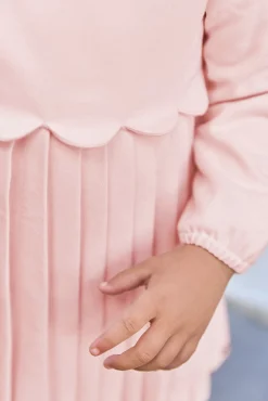 Tartine et Chocolat Robe Rose pâle plis religieux| Robes