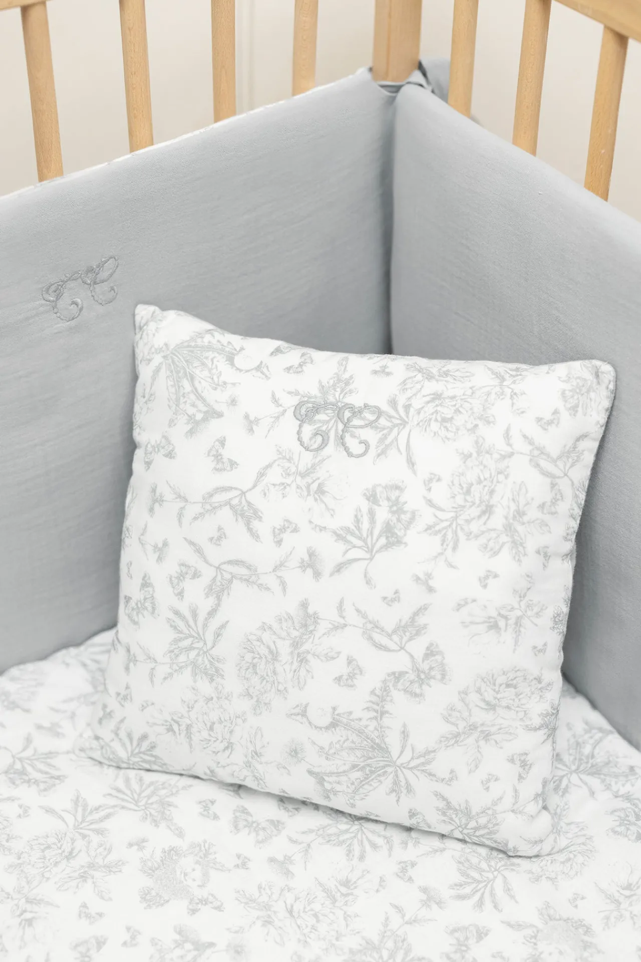 Tartine et Chocolat Tour de lit Imprimé inspiration toile de jouy gris| Toile De Jouy Gris|Gigoteuses - Linges De Lit