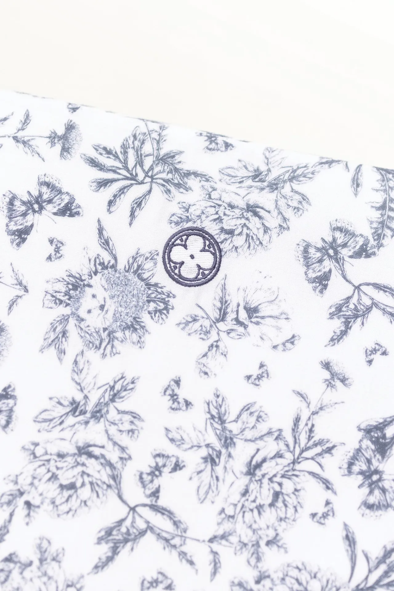 Tartine et Chocolat Tour de lit Toile de Jouy Abbaye des Vaux de Cernay x| Toile De Jouy Bleu