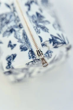 Tartine et Chocolat Trousse de toilette toile enduite Imprimé inspiration Toile de Jouy bleu| Toile De Jouy Bleu|Linges - Accessoires De Bain